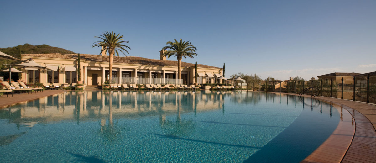 Villa Clubhouse Pool